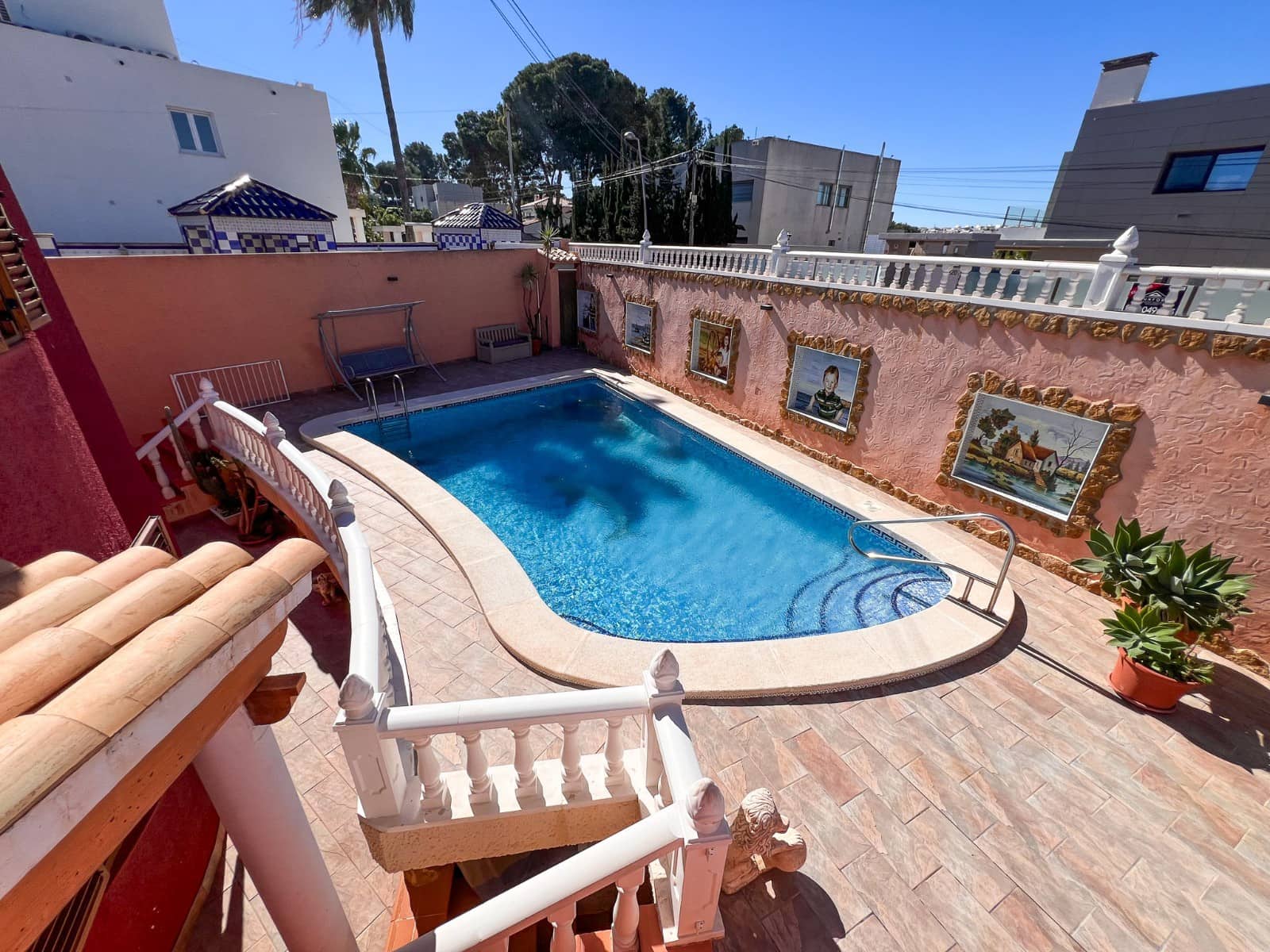 6 bedroom Townhouse for sale in Torrevieja with pool - € 480,000 (Ref: 9819429)