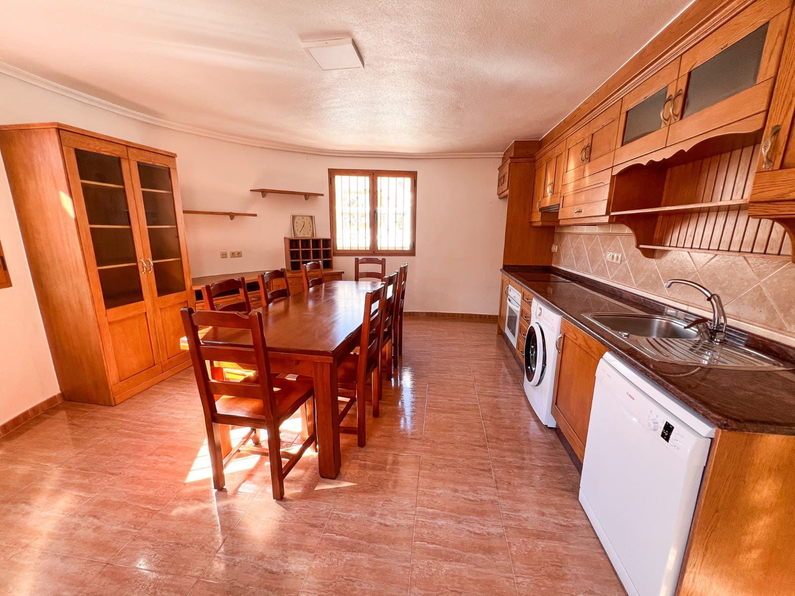 6 bedroom Townhouse for sale in Torrevieja with pool - € 480,000 (Ref: 9819429)