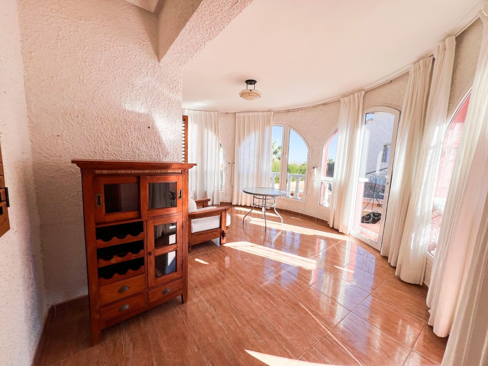 6 bedroom Townhouse for sale in Torrevieja with pool - € 480,000 (Ref: 9819429)