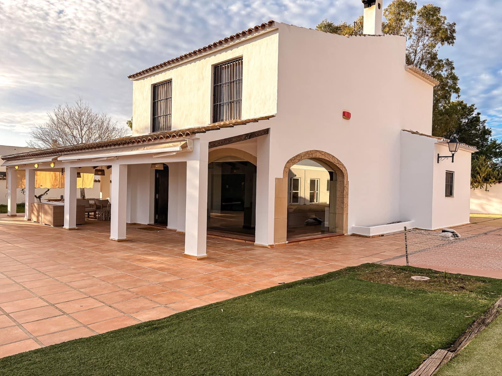 4 bedroom Villa for sale in Santa Pola with pool - € 795,000 (Ref: 9819431)