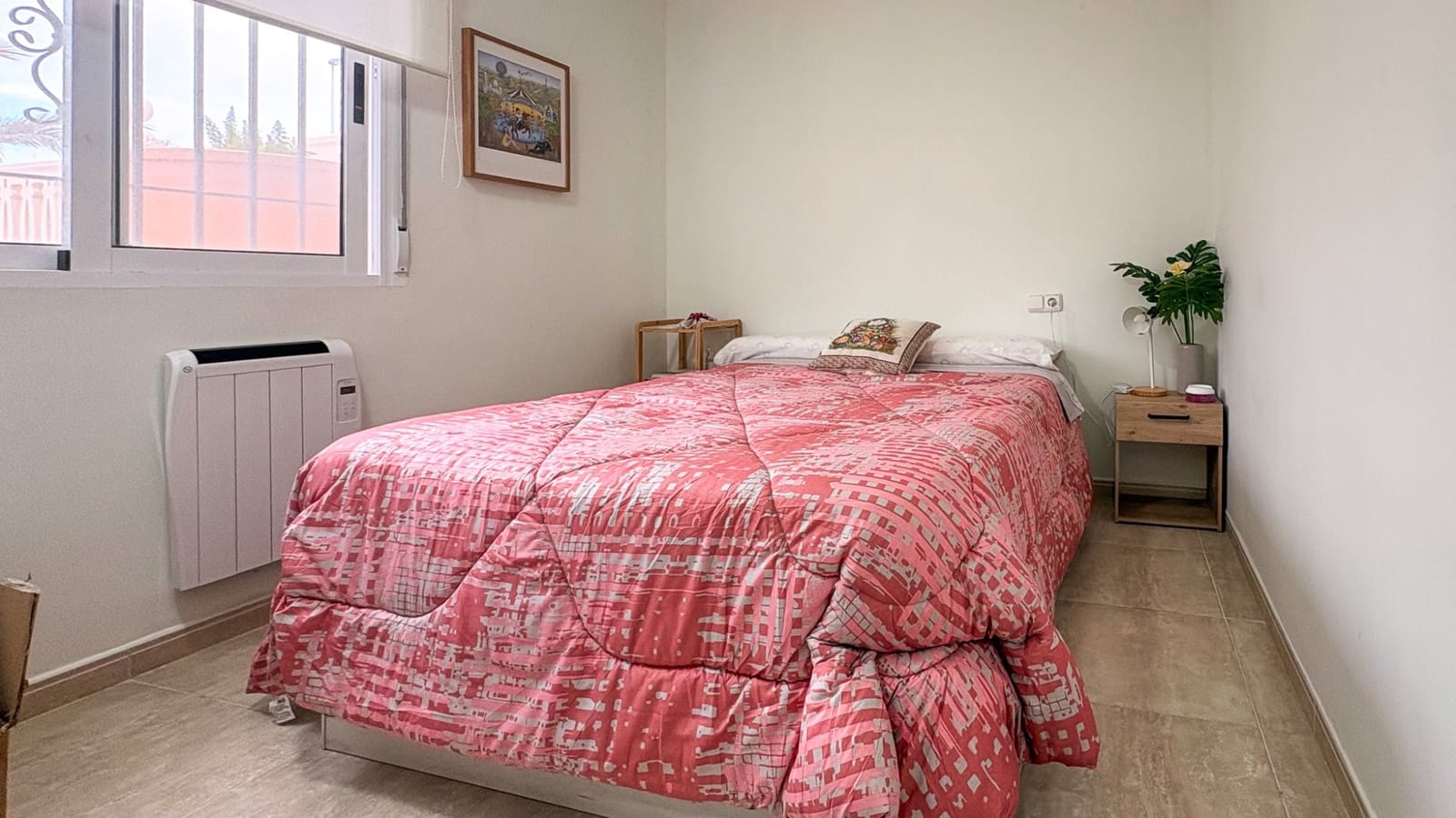 3 makuuhuone Omakotitalo myytävänä paikassa Arenales del Sol mukana uima-altaan 
autotalli - 378 000 € (Ref: 9819434)
