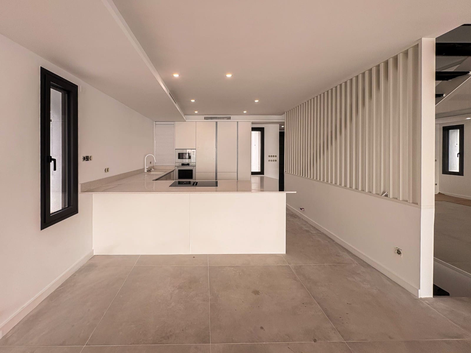 5 chambre Villa/Maison à vendre à El Campello avec piscine garage - 2 700 000 € (Ref: 9819435)
