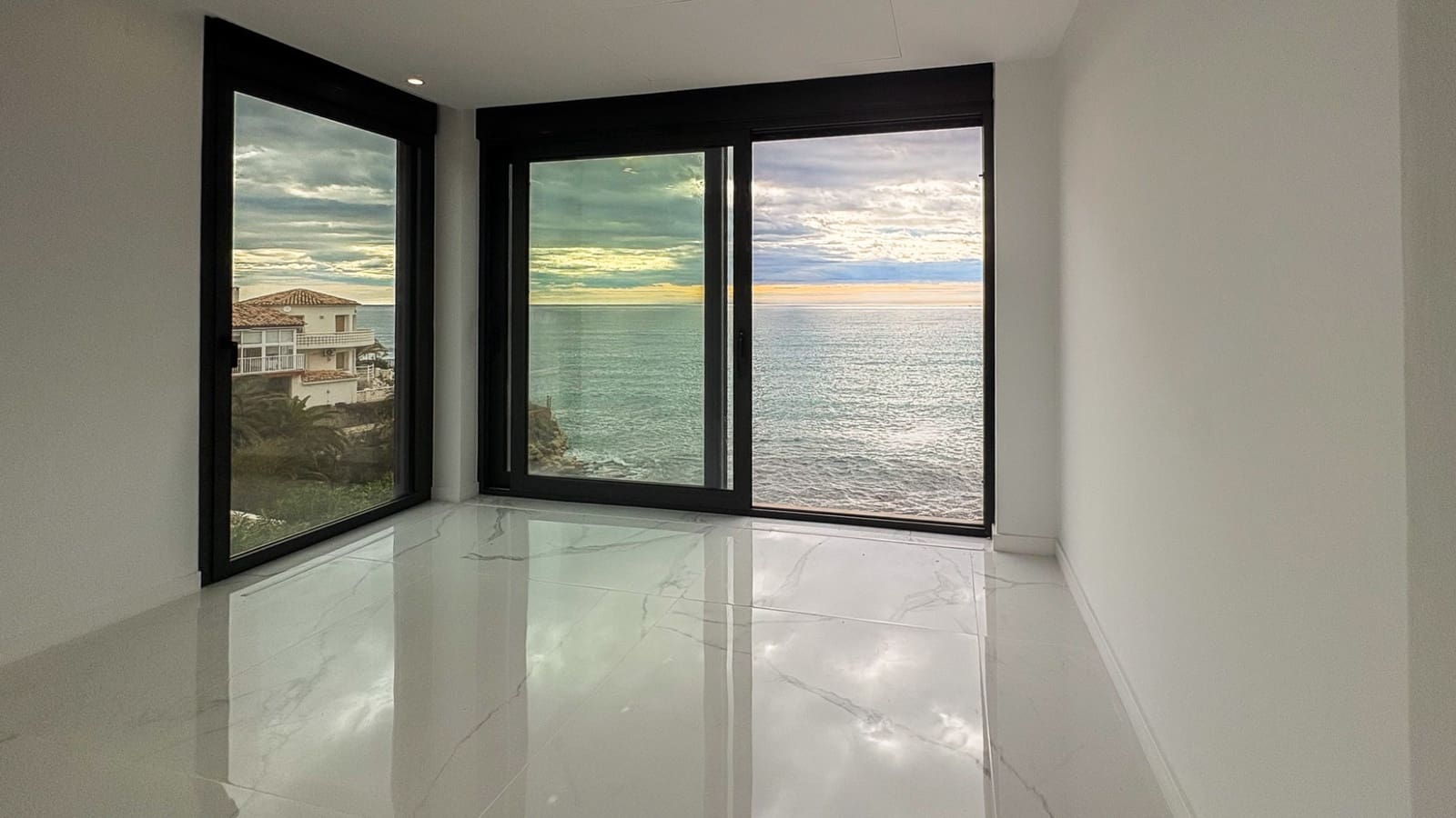 5 chambre Villa/Maison à vendre à El Campello avec piscine garage - 2 700 000 € (Ref: 9819435)
