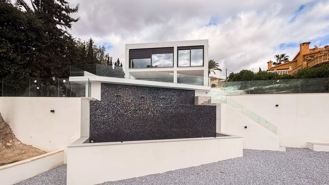 5 soverom Villa til salgs i Coveta Fuma, El Campello med svømmebasseng garasje - € 2 700 000 (Ref: 9819435)