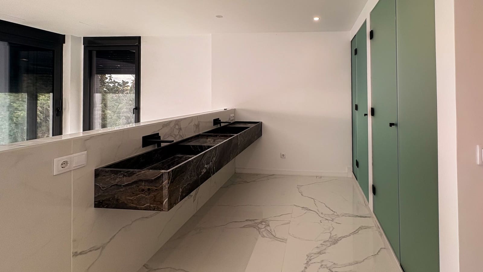 5 chambre Villa/Maison à vendre à El Campello avec piscine garage - 2 700 000 € (Ref: 9819435)