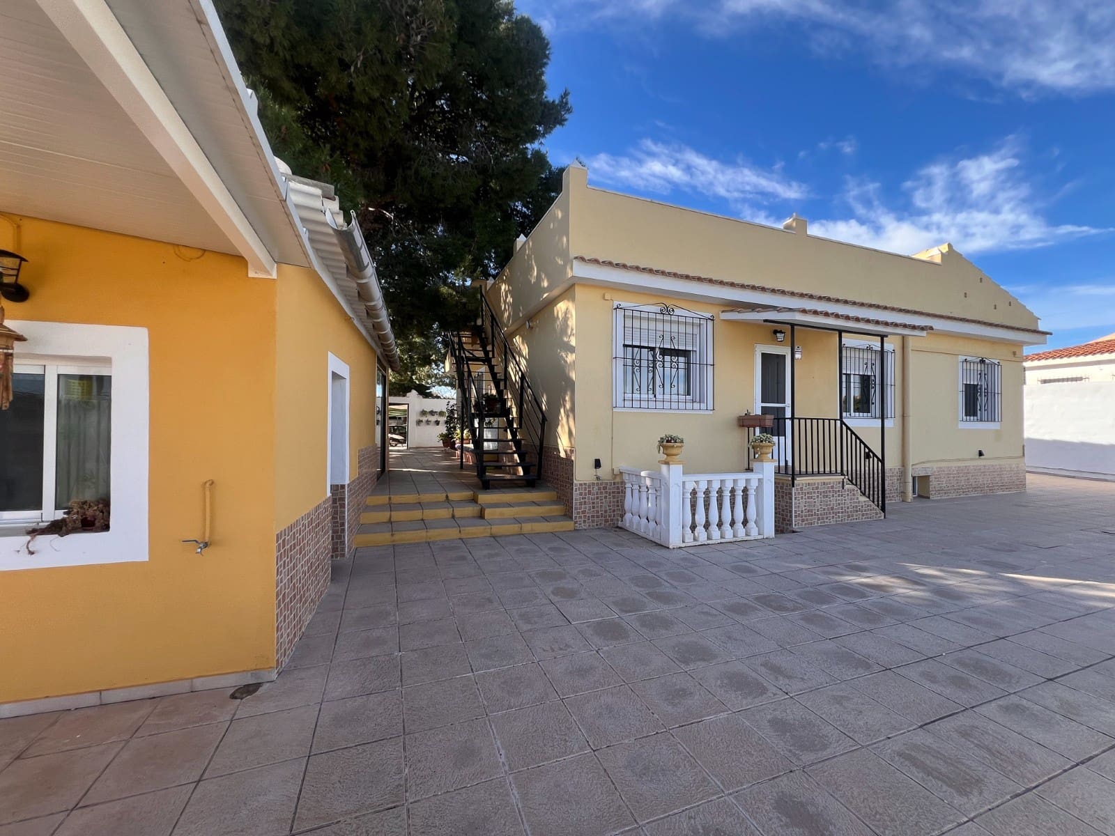6 soveværelse Finca/Landehus til salg i Alicante by med swimmingpool garage - € 659.500 (Ref: 9819442)