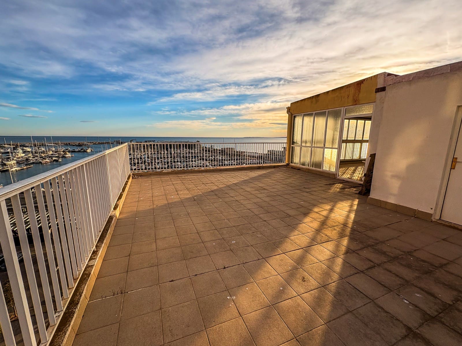 3 slaapkamer Appartement te koop in Santa Pola met garage - € 800.000 (Ref: 9819443)