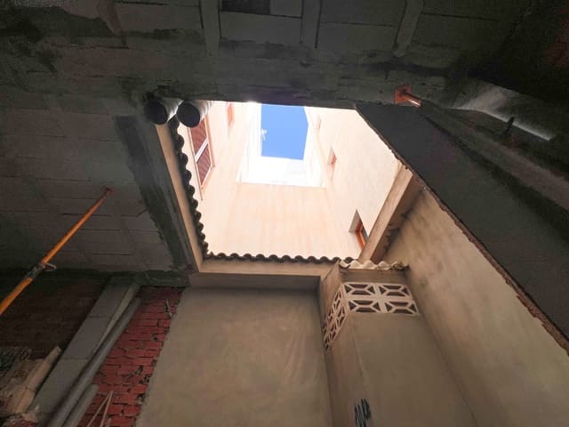 Kommersiell til salgs i Guardamar Playa, Guardamar del Segura - € 190 000 (Ref: 9819446)