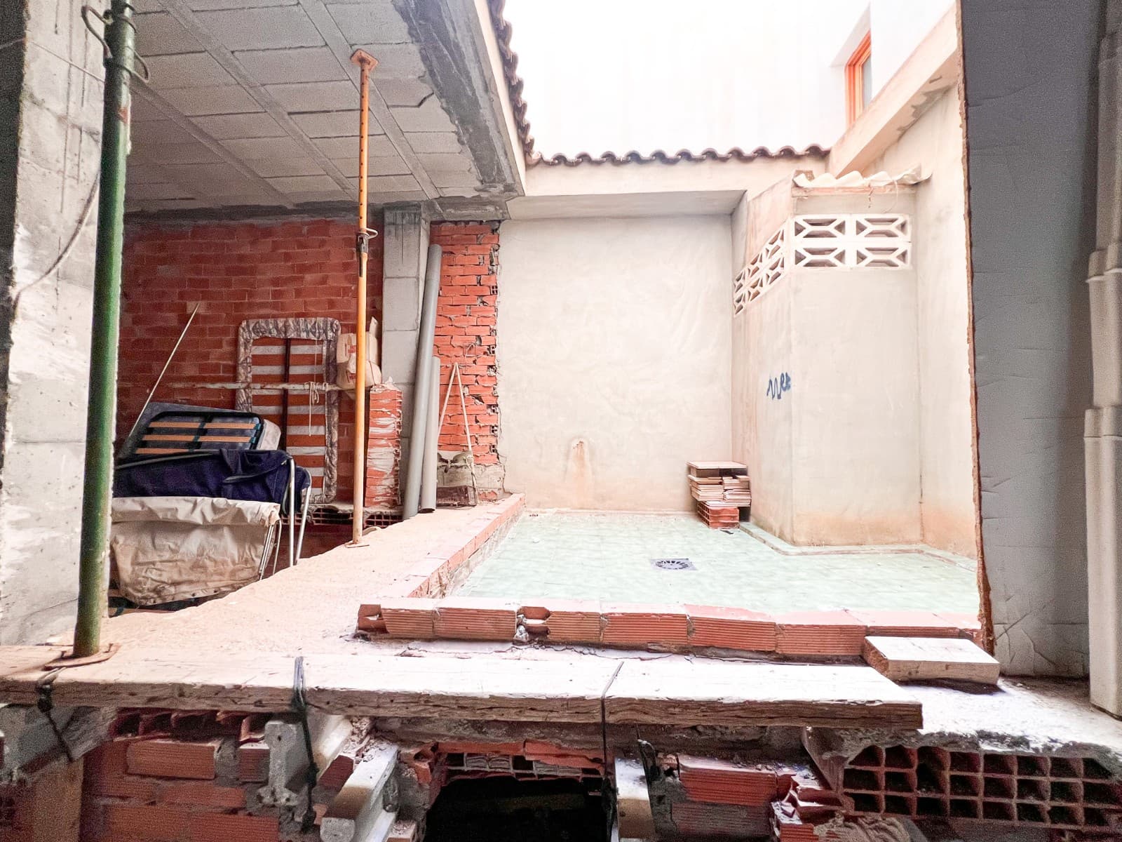 Commerciale in vendita in Guardamar del Segura - 190.000 € (Rif: 9819446)