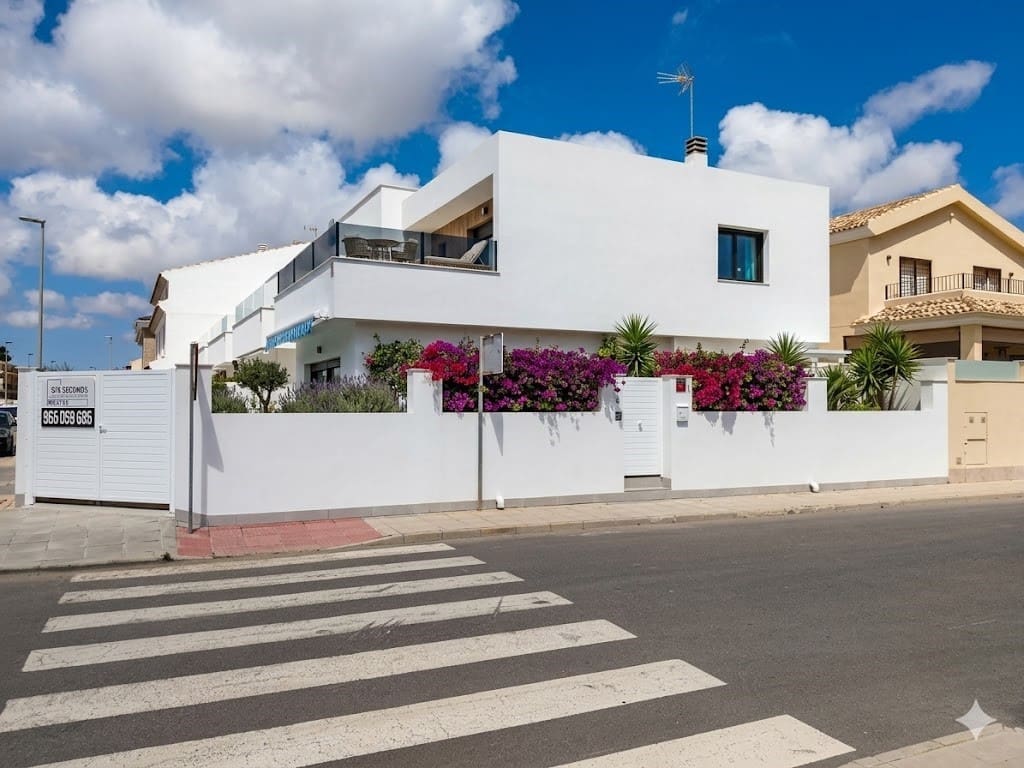 3 bedroom Townhouse for sale in San Pedro del Pinatar with pool - € 420,000 (Ref: 9819450)