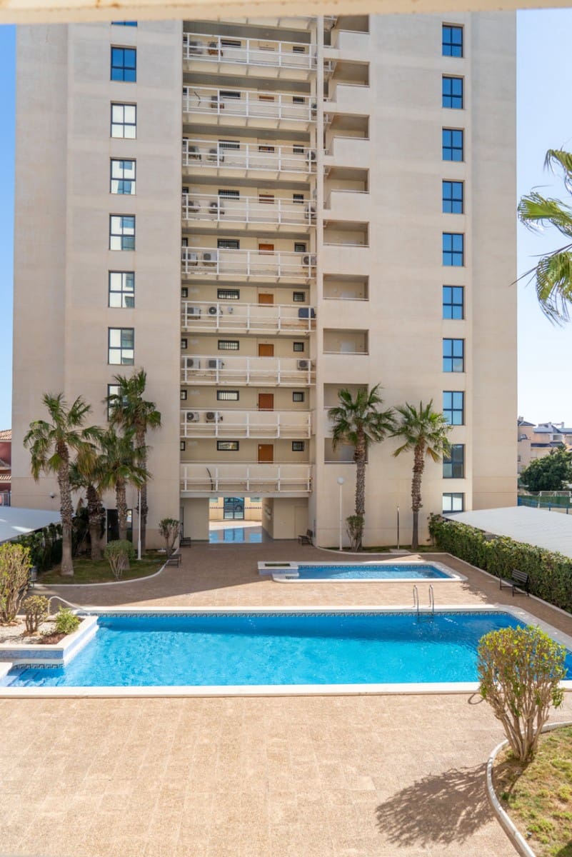 2 chambre Appartement à vendre à Torrevieja avec piscine - 273 000 € (Ref: 9819457)