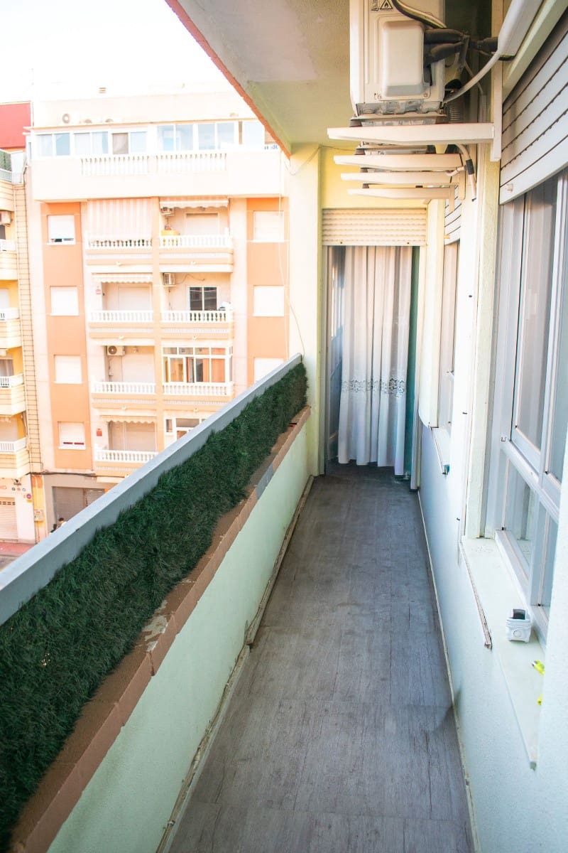 4 quarto Apartamento para venda em Torrevieja - 200 000 € (Ref: 9819462)