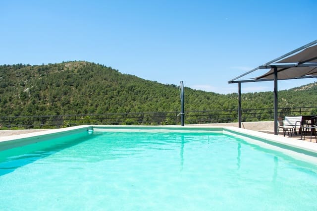 8 soveværelse Villa til salg i Onil med swimmingpool - € 2.000.000 (Ref: 9819467)