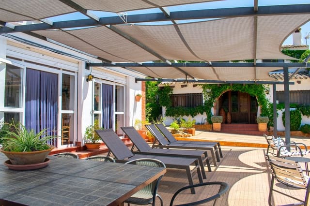 8 soveværelse Villa til salg i Onil med swimmingpool - € 2.000.000 (Ref: 9819467)