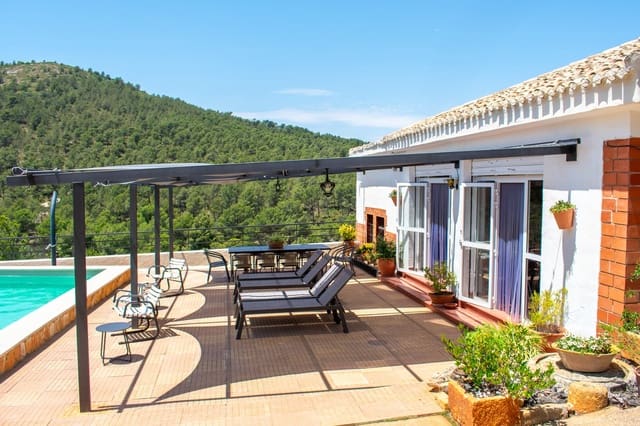 8 soveværelse Villa til salg i Onil med swimmingpool - € 2.000.000 (Ref: 9819467)