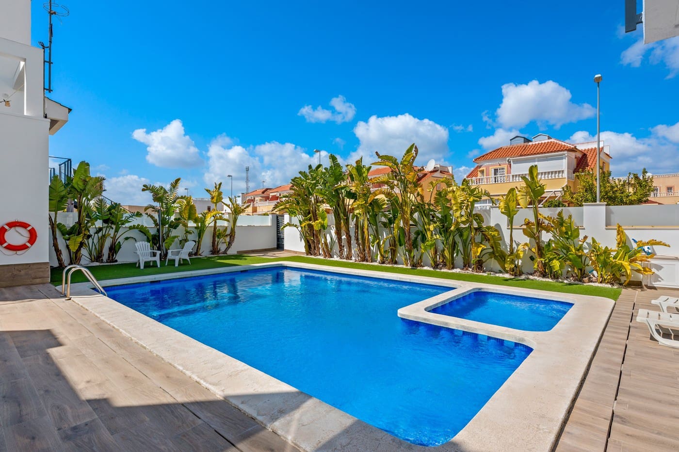 Apartamento de 2 habitaciones en Orihuela Costa en venta con piscina - 200.000 € (Ref: 9819479)
