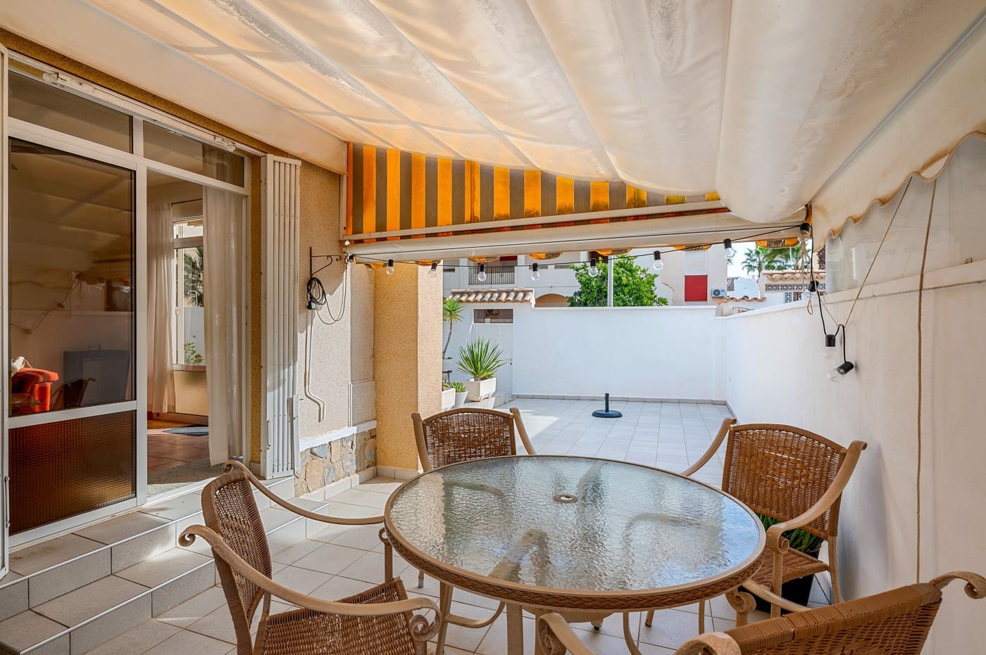 4 Zimmer Villa zu verkaufen in Orihuela Costa mit Pool - 359.000 € (Ref: 9819480)