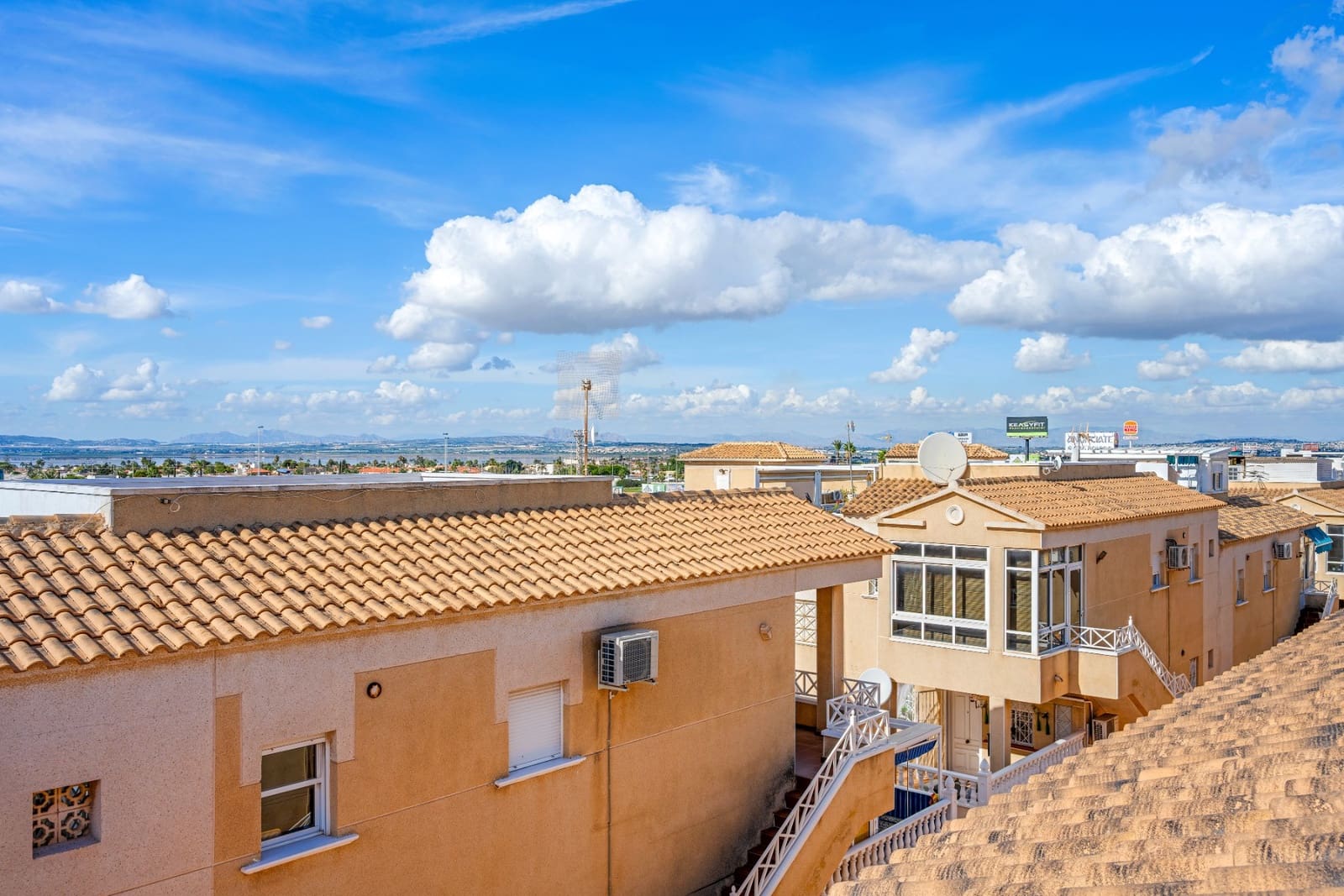 2 soverom Leilighet til salgs i Torrevieja med svømmebasseng - € 149 000 (Ref: 9819483)