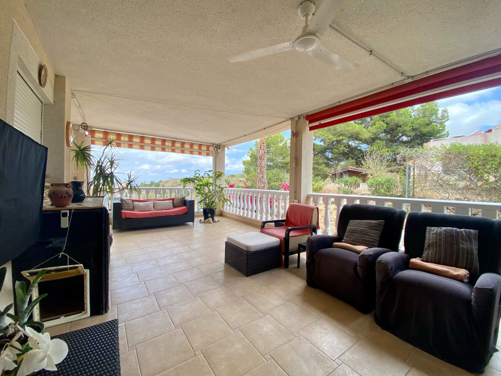 3 bedroom Villa for sale in Algorfa with pool garage - € 599,990 (Ref: 9819490)