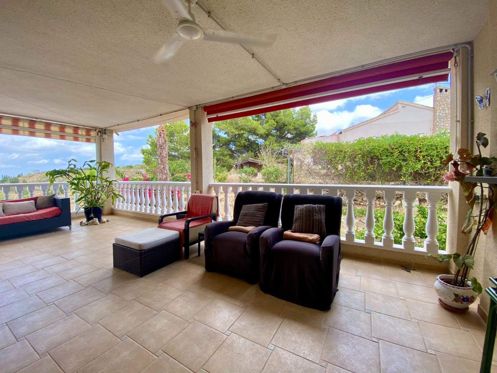 3 bedroom Villa for sale in Algorfa with pool garage - € 599,990 (Ref: 9819490)