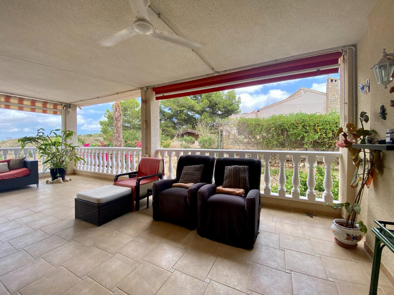 3 bedroom Villa for sale in Algorfa with pool garage - € 599,990 (Ref: 9819490)