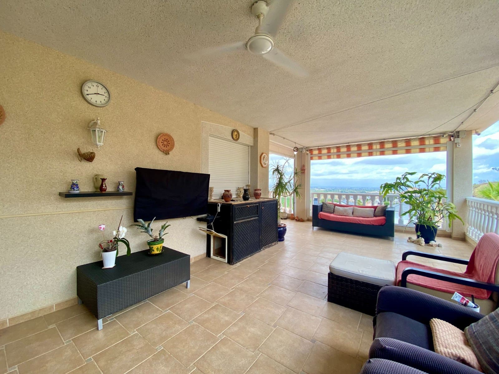 3 bedroom Villa for sale in Algorfa with pool garage - € 599,990 (Ref: 9819490)