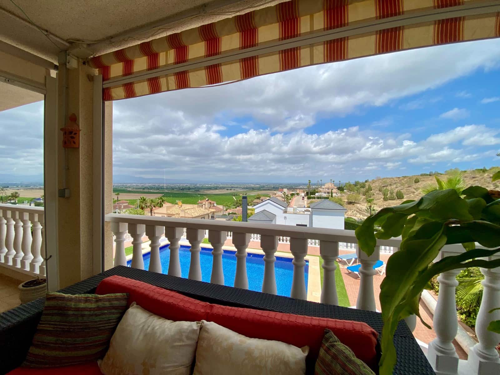 3 bedroom Villa for sale in Algorfa with pool garage - € 599,990 (Ref: 9819490)