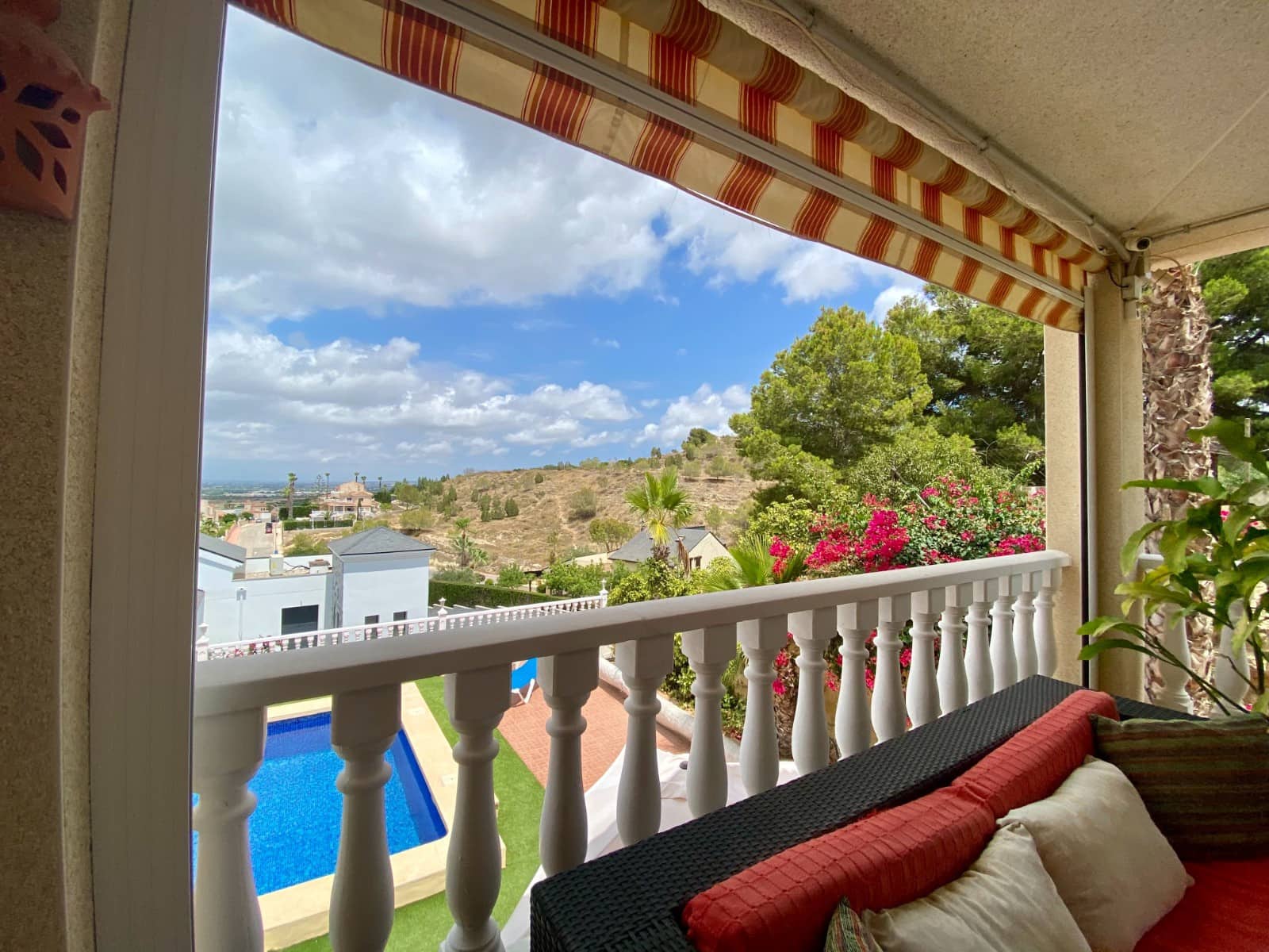 3 bedroom Villa for sale in Algorfa with pool garage - € 599,990 (Ref: 9819490)