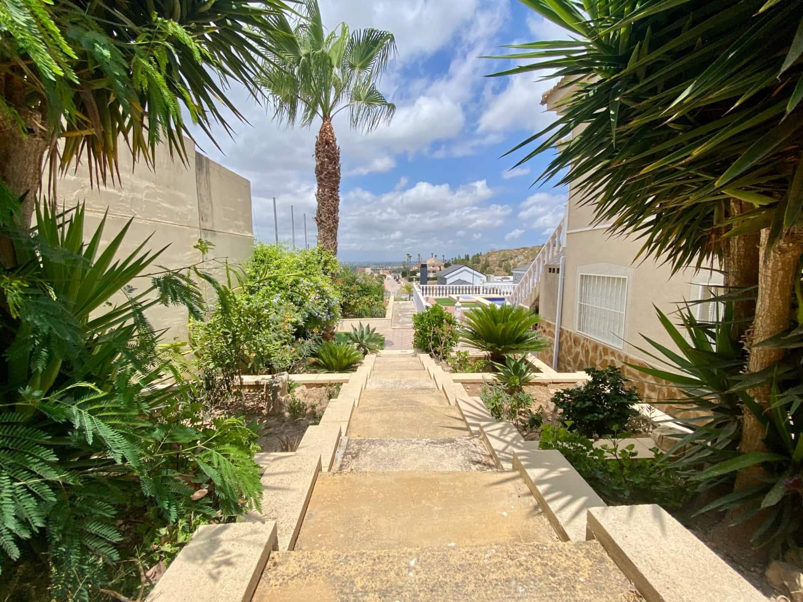 3 bedroom Villa for sale in Algorfa with pool garage - € 599,990 (Ref: 9819490)