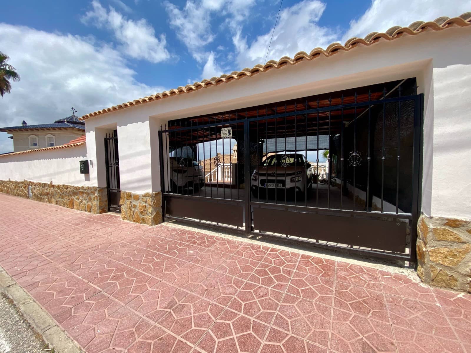 3 bedroom Villa for sale in Algorfa with pool garage - € 599,990 (Ref: 9819490)