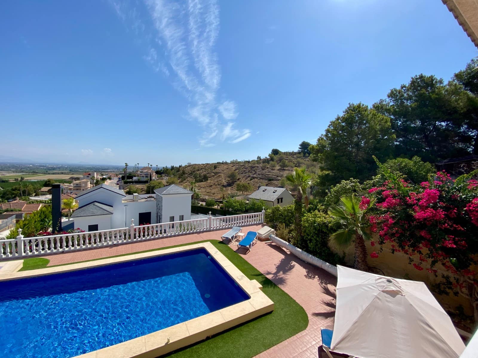 3 bedroom Villa for sale in Algorfa with pool garage - € 599,990 (Ref: 9819490)