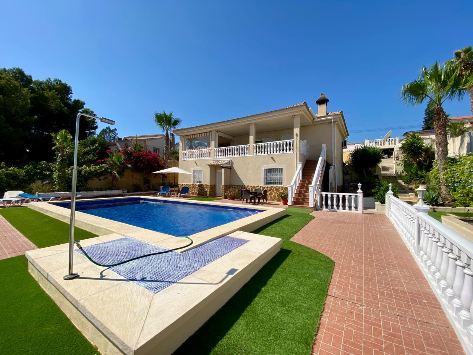 3 bedroom Villa for sale in Algorfa with pool garage - € 599,990 (Ref: 9819490)