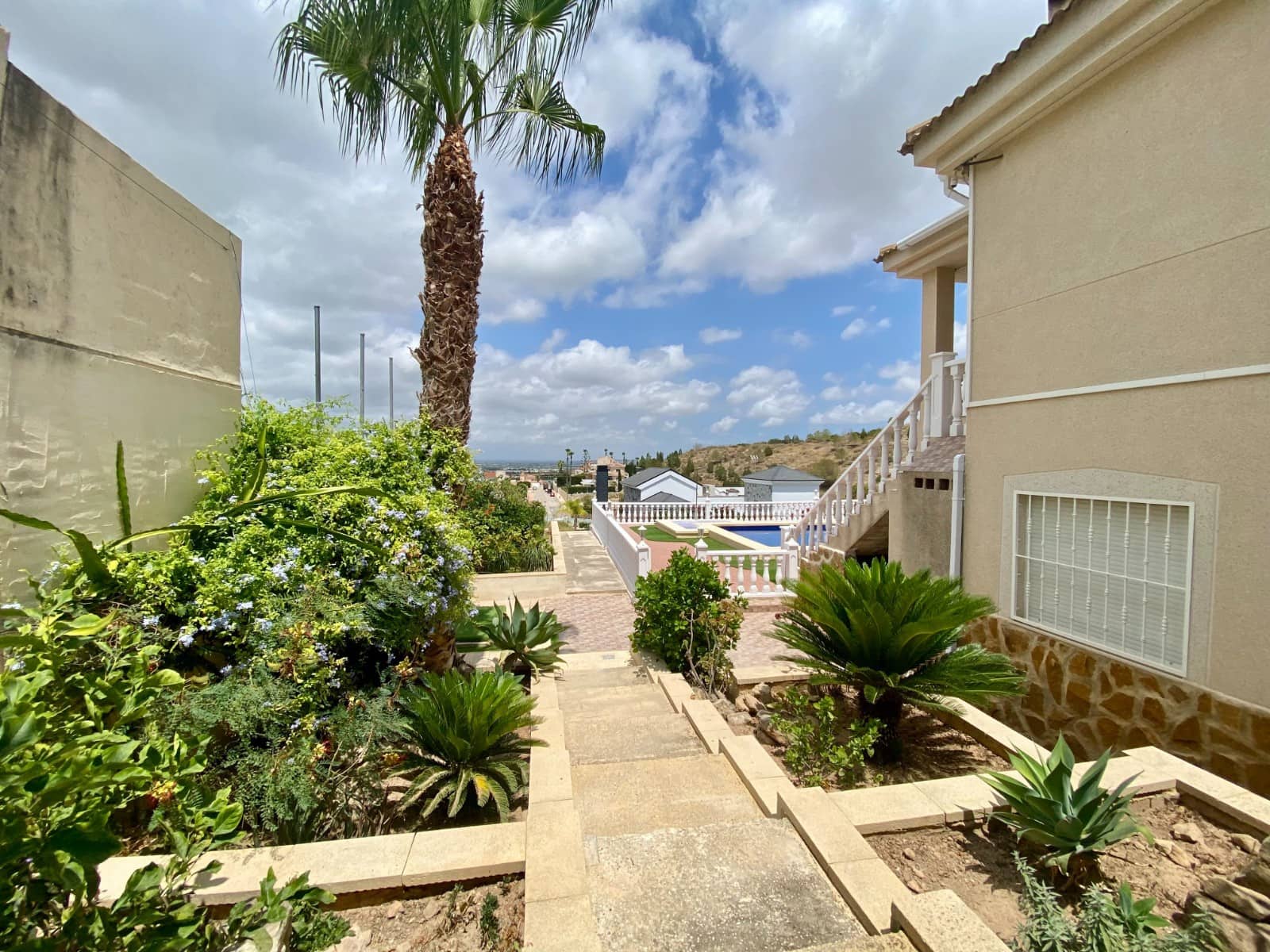 3 bedroom Villa for sale in Algorfa with pool garage - € 599,990 (Ref: 9819490)