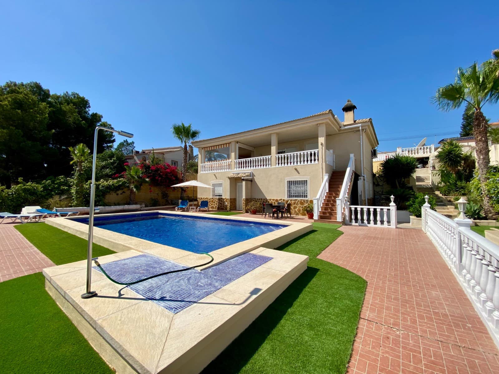 3 bedroom Villa for sale in Algorfa with pool garage - € 599,990 (Ref: 9819490)