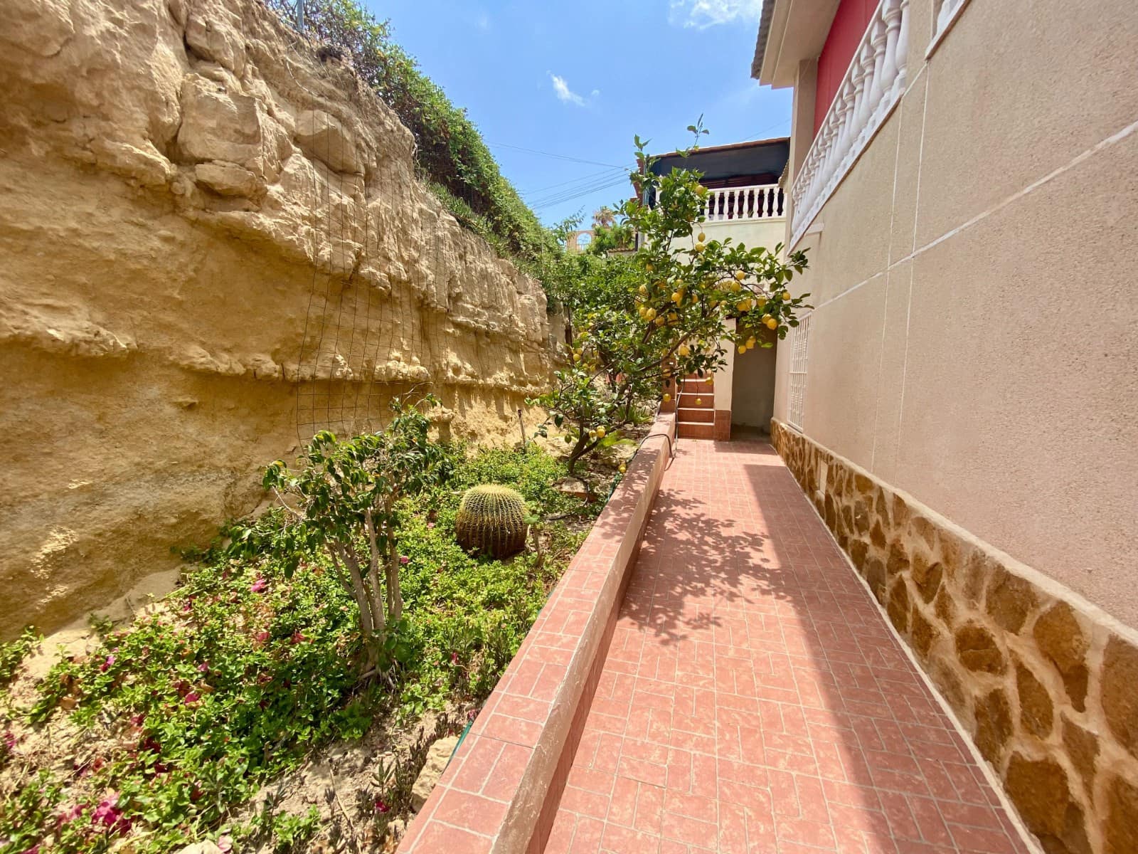 3 bedroom Villa for sale in Algorfa with pool garage - € 599,990 (Ref: 9819490)