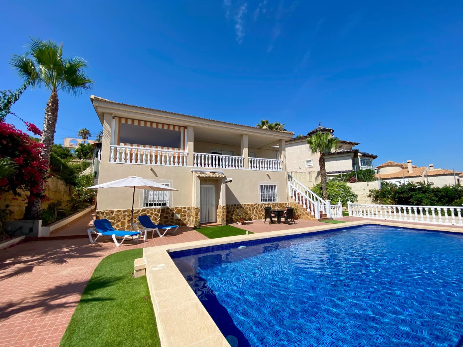 3 bedroom Villa for sale in Algorfa with pool garage - € 599,990 (Ref: 9819490)