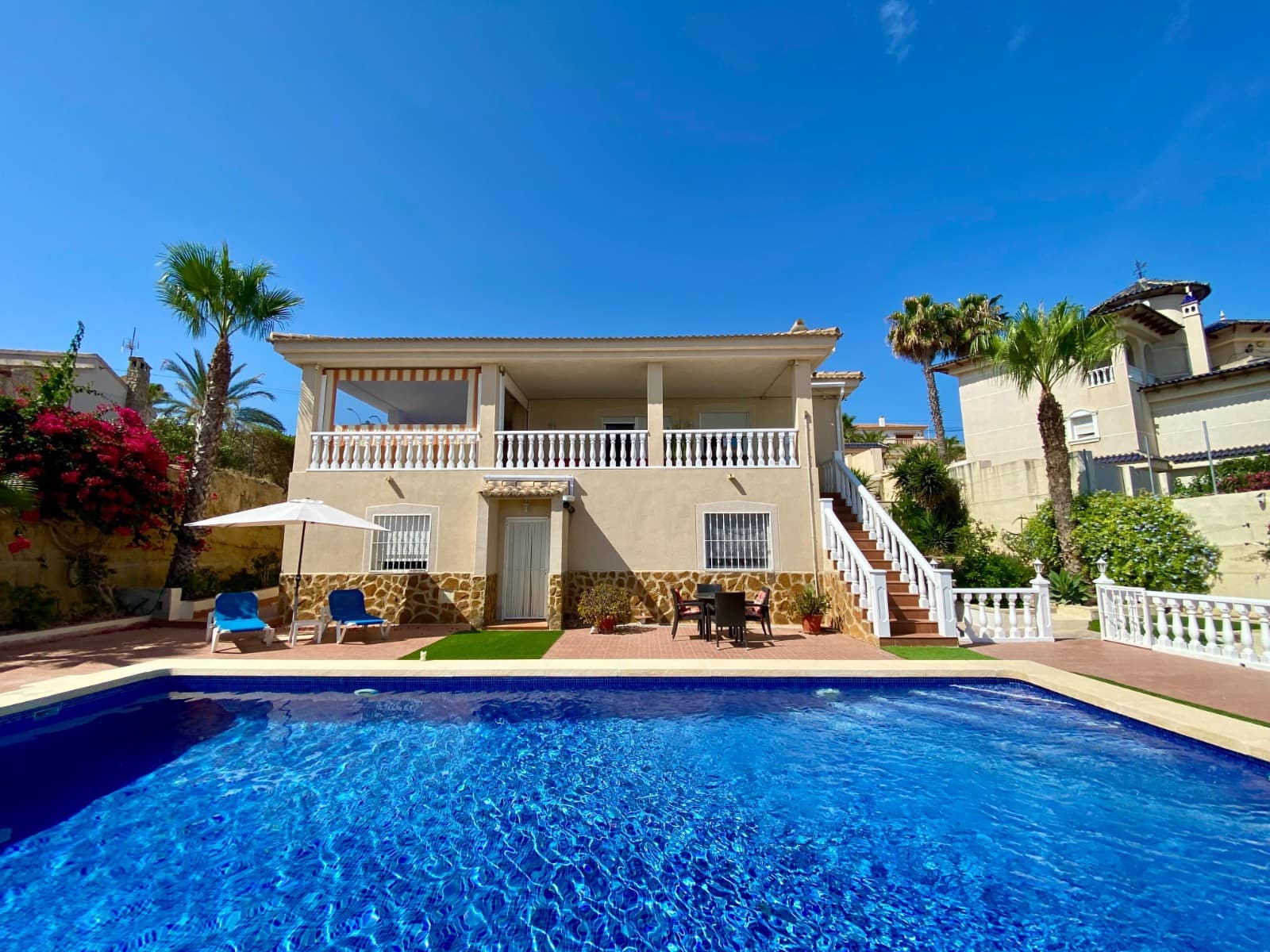 3 bedroom Villa for sale in Algorfa with pool garage - € 599,990 (Ref: 9819490)