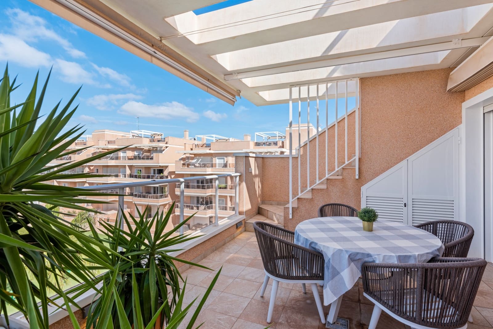 3 sovrum Lägenhet till salu i Orihuela Costa med pool - 450 000 € (Ref: 9819498)