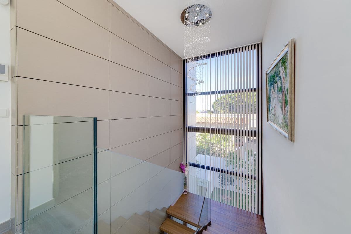 3 soveværelse Villa til salg i Torrevieja med swimmingpool garage - € 1.250.000 (Ref: 9819504)