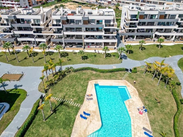 2 makuuhuone Kattohuoneisto myytävänä paikassa Playa Flamenca, Orihuela mukana uima-altaan 
autotalli - 549 000 € (Ref: 9819505)