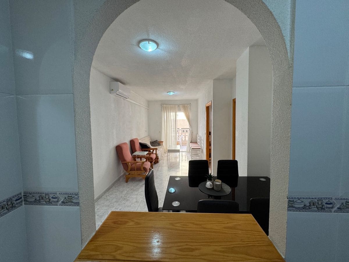 2 slaapkamer Appartement te koop in Torrevieja - € 139.900 (Ref: 9819506)