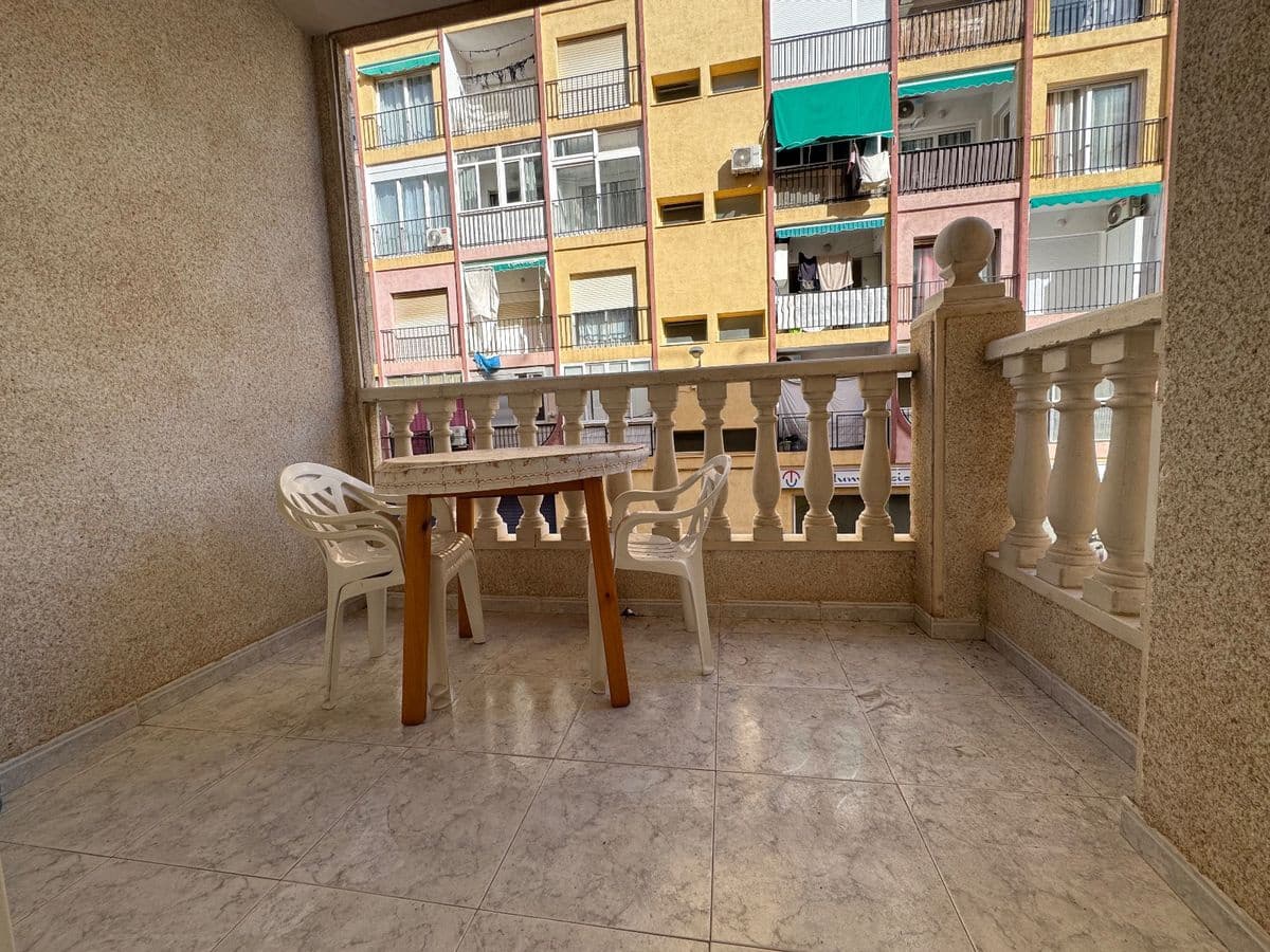 2 slaapkamer Appartement te koop in Torrevieja - € 139.900 (Ref: 9819506)