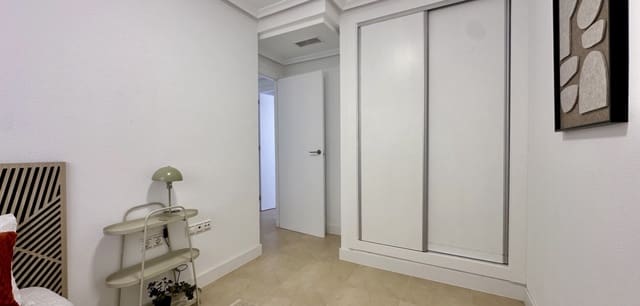 3 soveværelse Lejlighed til salg i Puerto Deportivo, Torrevieja - € 225.000 (Ref: 9823804)