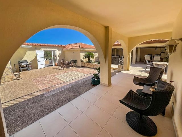 4 soveværelse Villa til salg i Barranco Hondo - Varadero  , La Nucia med swimmingpool garage - € 1.150.000 (Ref: 9831261)