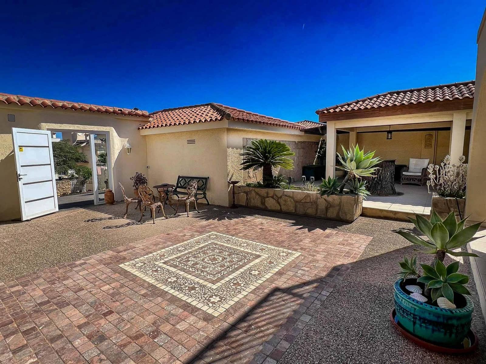 4 soveværelse Villa til salg i La Nucia med swimmingpool garage - € 1.150.000 (Ref: 9831261)
