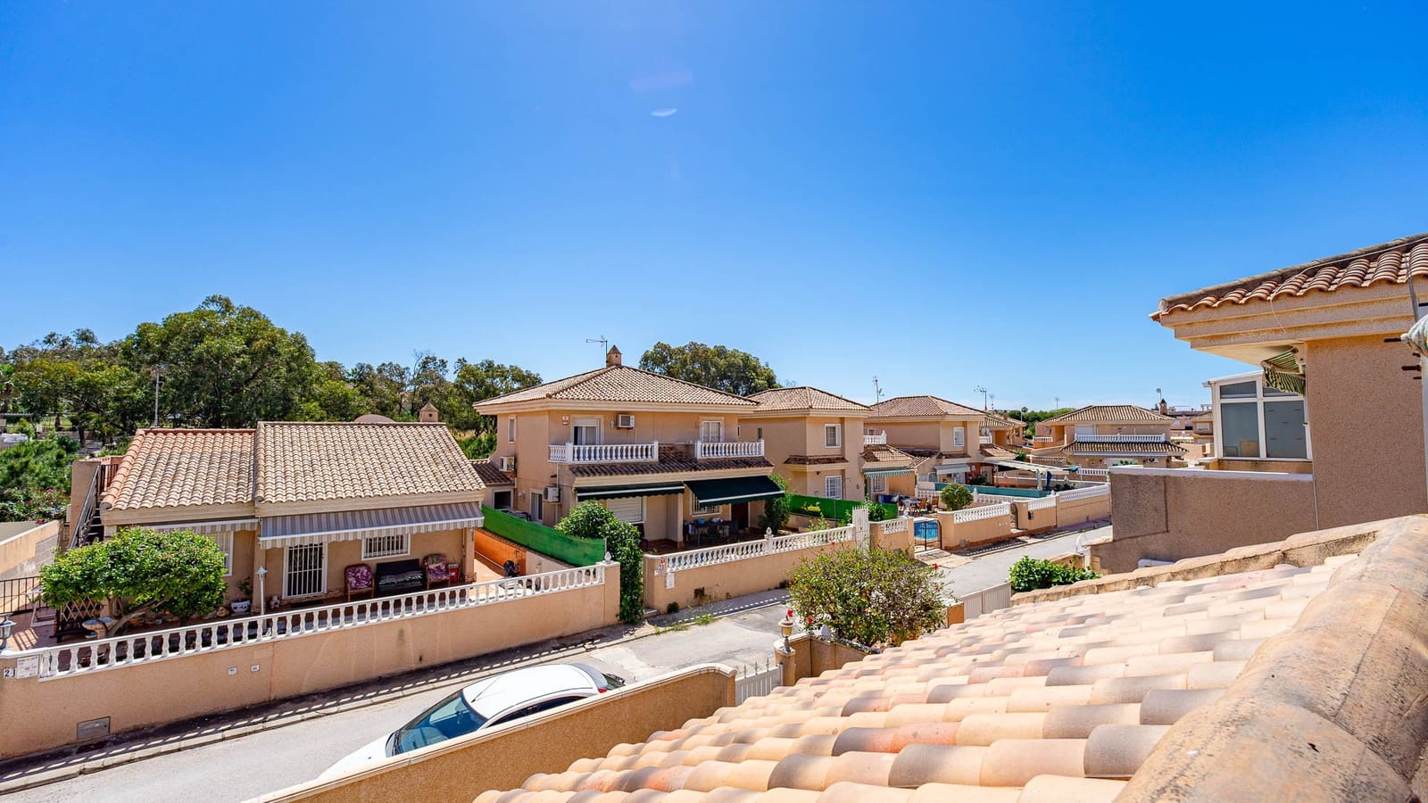 2 bedroom Villa for sale in Punta Prima - € 235,000 (Ref: 9832996)