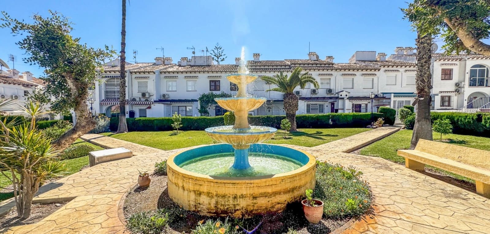1 soveværelse Bungalow til salg i Torrevieja med swimmingpool - € 132.000 (Ref: 9834308)
