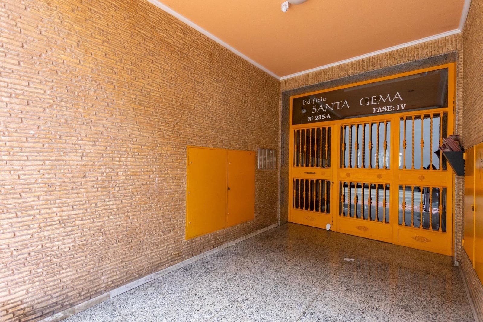 Studio til salg i Torrevieja med swimmingpool - € 99.900 (Ref: 9836185)