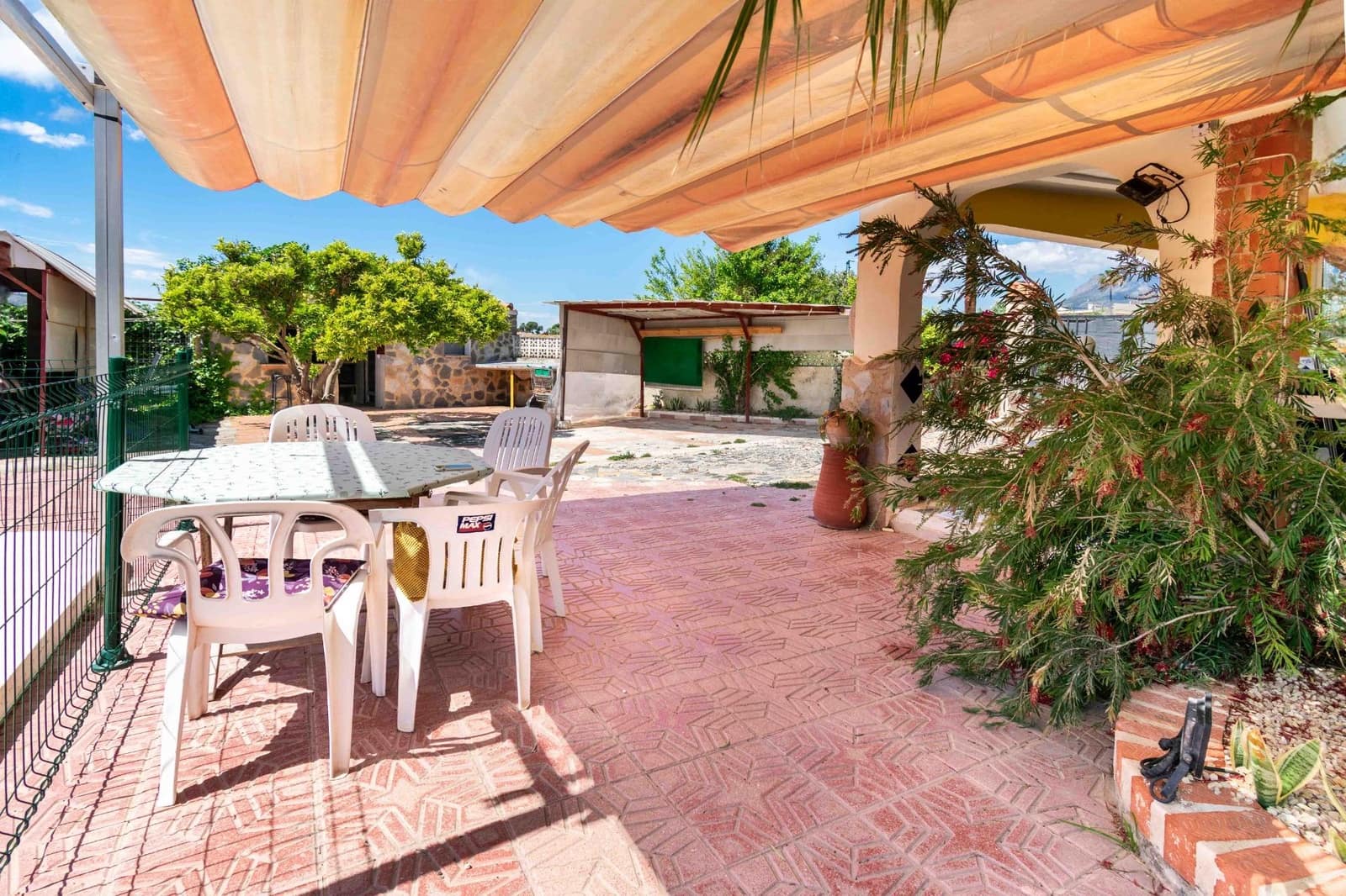 4 soveværelse Villa til salg i Alfaz del Pi / L'Alfas del Pi med swimmingpool - € 649.000 (Ref: 9843327)