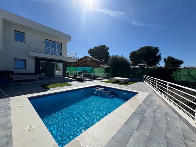 4 chambre Villa/Maison à vendre à Centro - Muelle Pesquero, Torrevieja avec piscine - 599 000 € (Ref: 9844286)